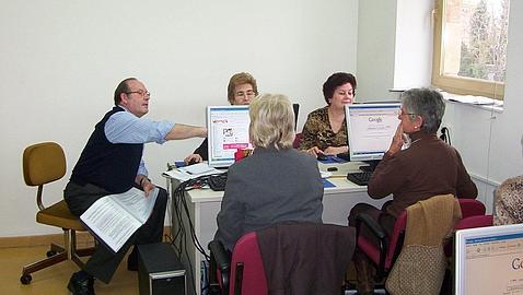 Ceoma y Fundación Vodafone darán clases de nuevas tecnologías en su campus senior