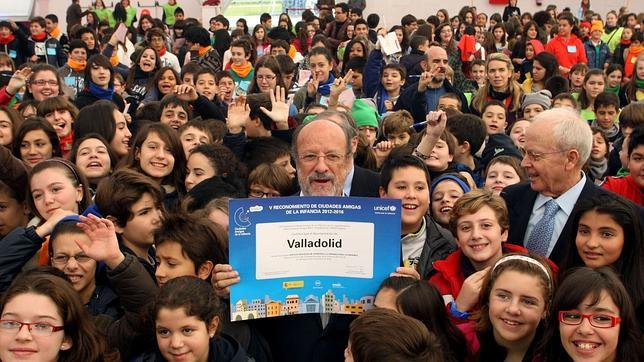 De la Riva dice que «no hay tanto colapso» con el paro de Auvasa y que puede que sobren buses