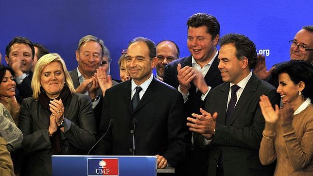 El centroderecha francés comienza una nueva etapa con Copé como líder