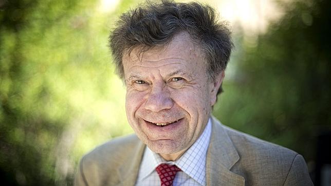 Roger Chartier: «Las bibliotecas sobrevivirán a su muerte anunciada»