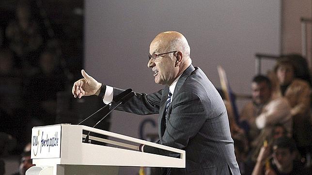 Duran Lleida se aferra al pasaporte diplomático de la Comisión de Exteriores