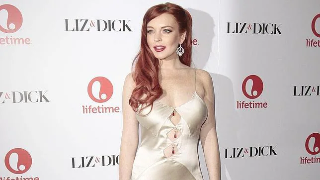 Lindsay Lohan se estrella también al intentar imitar el estilo de Elisabeth Taylor