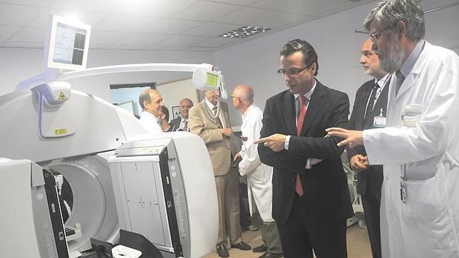 Cien mil solicitudes para 3.571 plazas en la sanidad madrileña