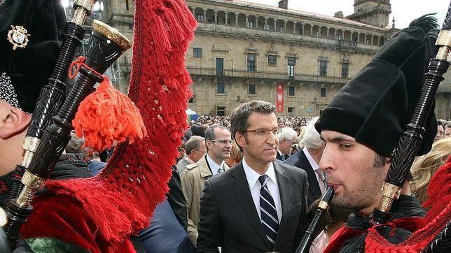 De los gaiteiros en el Obradoiro a un acto «más comedido» en el Parlamento