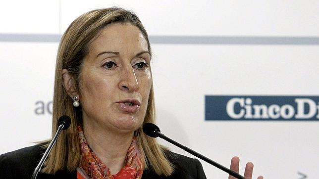 Fomento pacta con las autopistas de peaje aumentar las cuentas de compensación