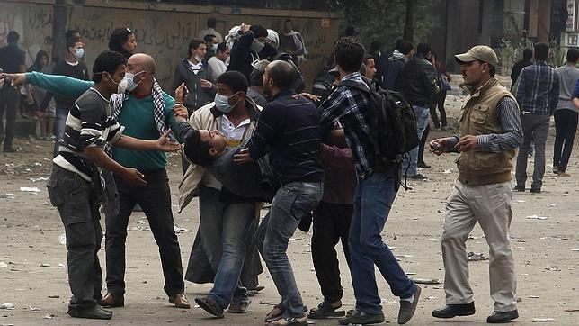 Los Hermanos Musulmanes piden al Ejército que proteja sus sedes tras los ataques