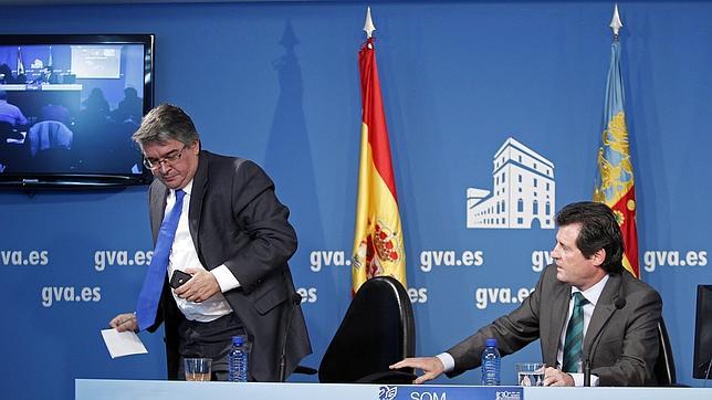 Vela resulta imputado la misma mañana que ha presentado su dimisión