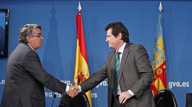 Vela presenta su dimisión como conseller y Císcar asume la cartera de Hacienda