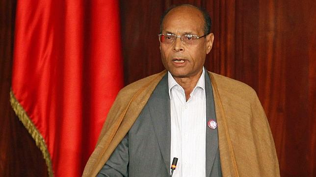 El presidente de Túnez pide un gobierno de tecnócratas para acabar con la inestabilidad social