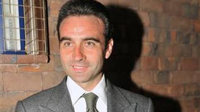 Enrique Ponce recoge su quinto Escapulario de Oro en Lima