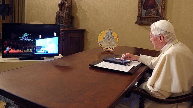 Una empresa de jóvenes madrileños gestiona la cuenta de Twitter del Papa