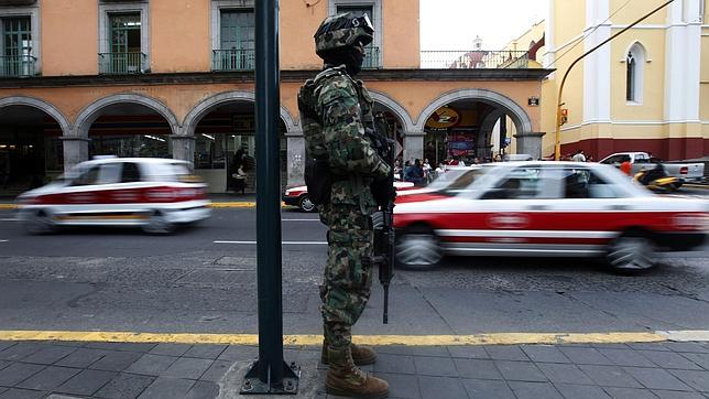 Las Fuerzas Armadas seguirán en las calles combatiendo a los cárteles mexicanos