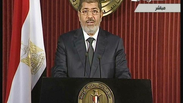 Mursi convoca a la oposición este sábado para «salir de la división»