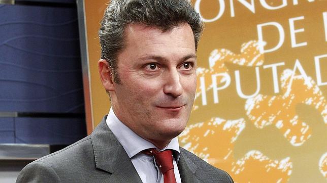 Alonso confía en la versión de Cervera y le cree víctima de un «engaño»