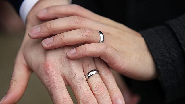 El Gobierno británico prohíbe a la Iglesia Anglicana casar a homosexuales