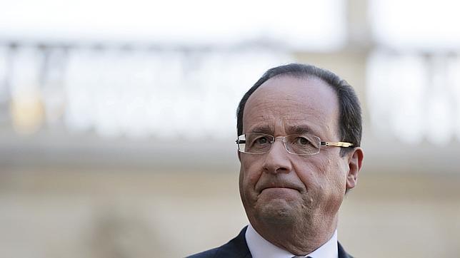 La estrategia política de François Hollande se desmorona
