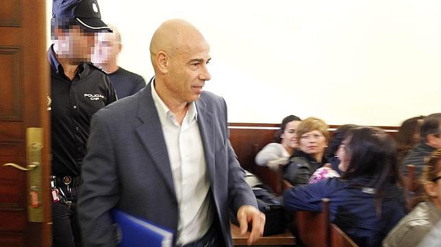 La defensa de Torres Baena: «Los denunciantes han sido inducidos, persuadidos y coaccionados»