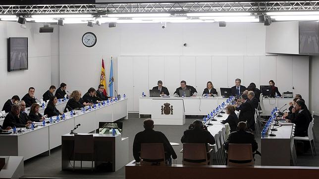 Un inspector marítimo acusa al capitán y jefe de máquinas de «sabotear» el barco para embarrancarlo