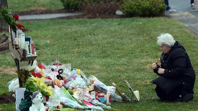 El autor de la matanza de Newtown se suicidó en cuanto escuchó llegar a la policía
