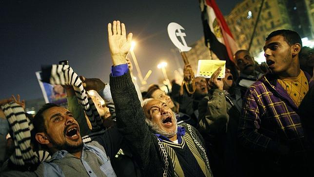 La segunda fase del referéndum constitucional de Mursi se complica