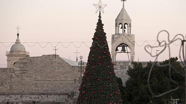 Recomendaciones para encontrar trabajo gracias a los contactos sociales de Navidad