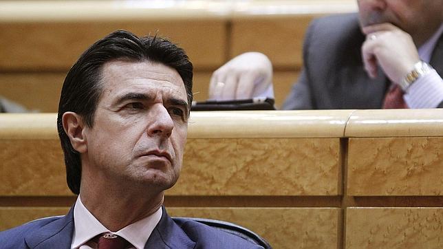 Soria no descarta una nueva subida de la luz en enero