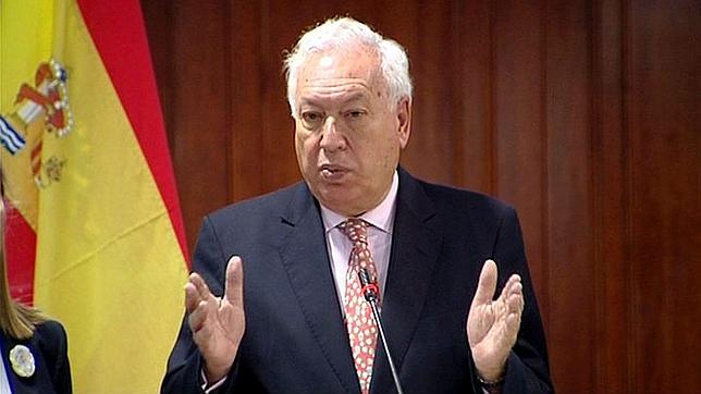 El Gobierno impedirá abrir más «embajadas» a las CC.AA. que incumplan el déficit