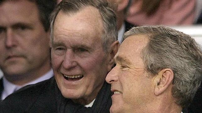 Bush padre mejora y abandona la UCI