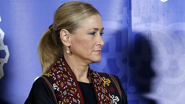 Cristina Cifuentes defiende una regulación del derecho de huelga