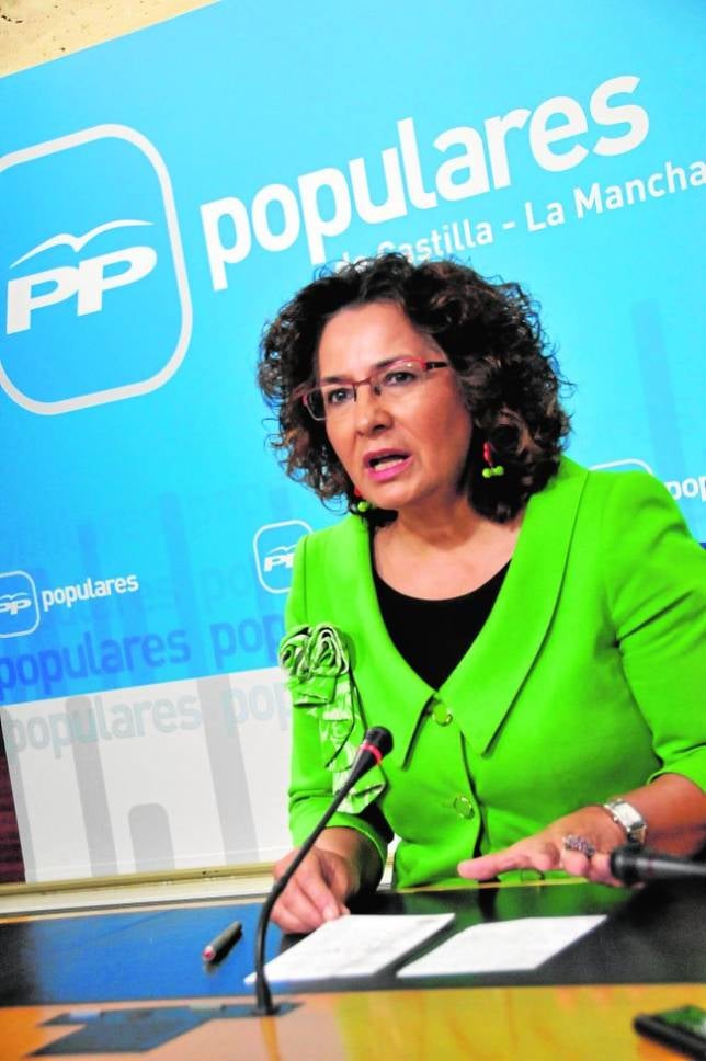 Cospedal gana menos que Barreda y la mitad que Mas