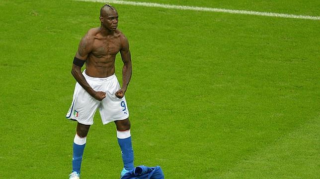 Berlusconi no quiere a Balotelli porque no le convence «como hombre»