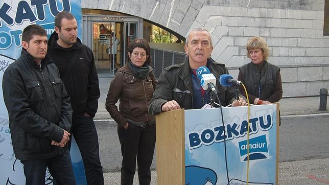 Amaiur aboga por «presionar» al Gobierno para que favorezca a los presos etarras