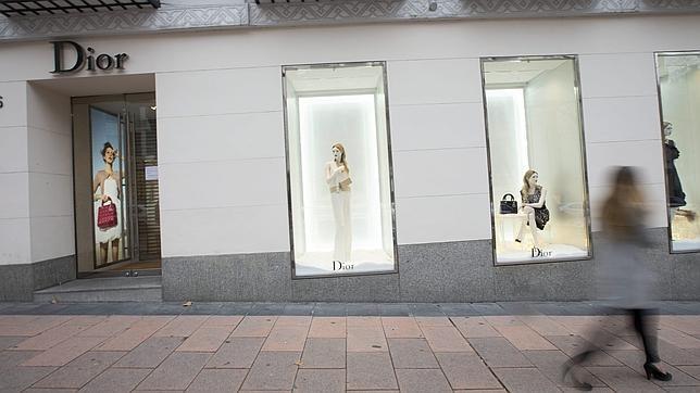 Asalto en la Milla de Oro: revientan las dos cajas fuertes de la boutique de Dior