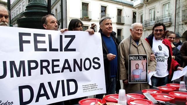 Tartas y velas en el cumpleaños del extoxicomano al que denegaron el indulto