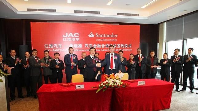 China, en alerta por la dañina capa de contaminación que cubre la mitad del país