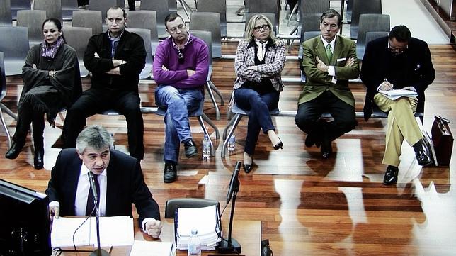 Pantoja, Muñoz y Zaldívar vuelven al banquillo