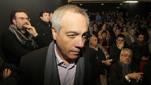 Navarro cree que el proceso impulsado por CiU y ERC es una «gran chapuza»