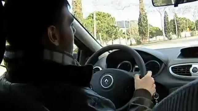 Primer día del nuevo examen práctico: «Tranquiliza tener los primeros minutos para conducir por tu cuenta»
