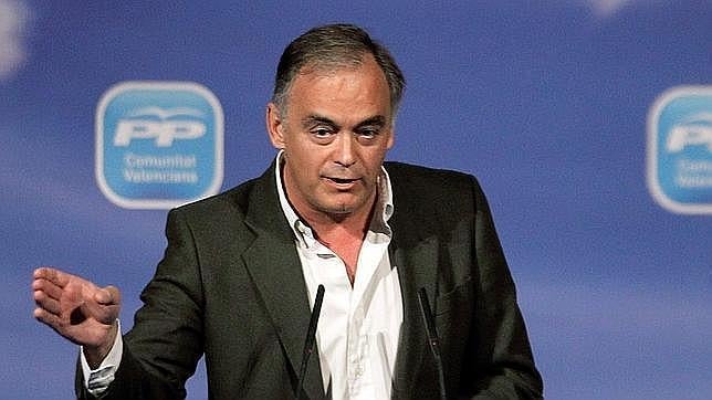El PP pide al PSOE que responda al soberanismo defendiendo la unidad española