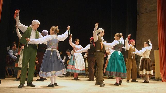 Los amigos de la Colegiata presentan el libro «los retablos de la comarca de Torrijos»