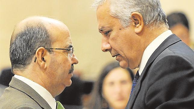 El PSOE se niega a quitar complementos al sueldo de los alcaldes