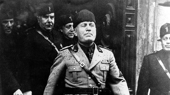 Racismo, asesinatos y armas químicas, las «cosas malas» que Berlusconi no recuerda de Mussolini