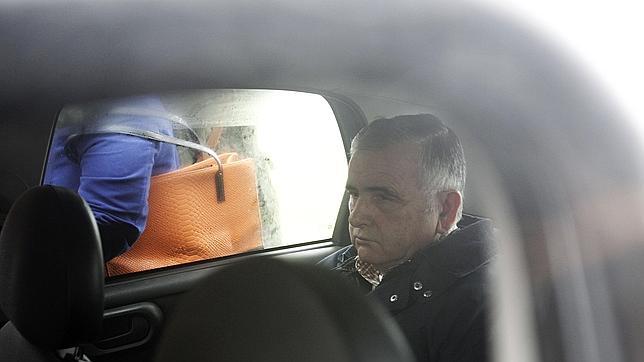 El autor confeso del robo del Códice Calixtino sale de la prisión de Teixeiro