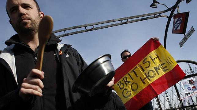 Los sindicatos de Iberia estudian convocar cinco días de huelga desde el 15 de febrero