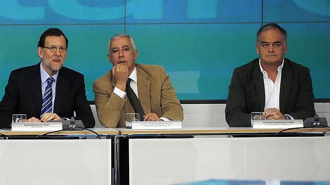 El PP alerta de que los papeles «podrían haber sido escritos de una sola sentada»