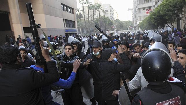 Activistas egipcios denuncian la muerte de un manifestante por torturas de la Policía