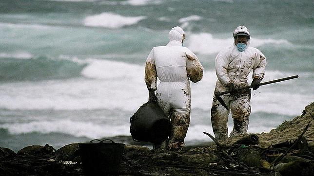 El «Prestige» provocó con las ventas de marisco lo que las vacas locas con las de carne