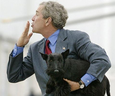Un «hacker» publica fotos íntimas de la familia Bush