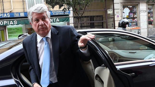 El «número dos» de la CEOE niega el pago de sueldos en negro