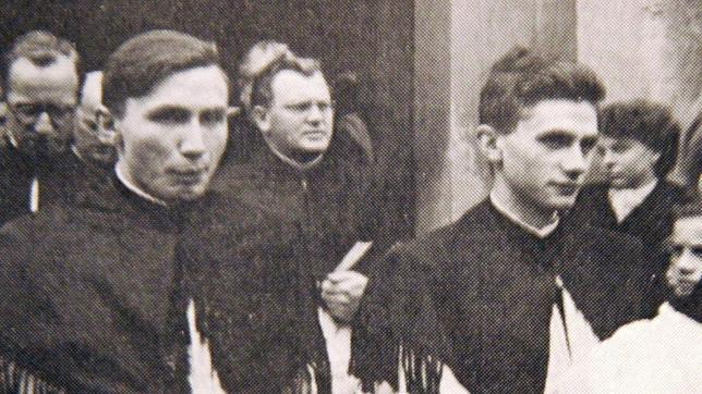 El hermano de Benedicto XVI conocía la decisión de antemano: «La edad oprime»